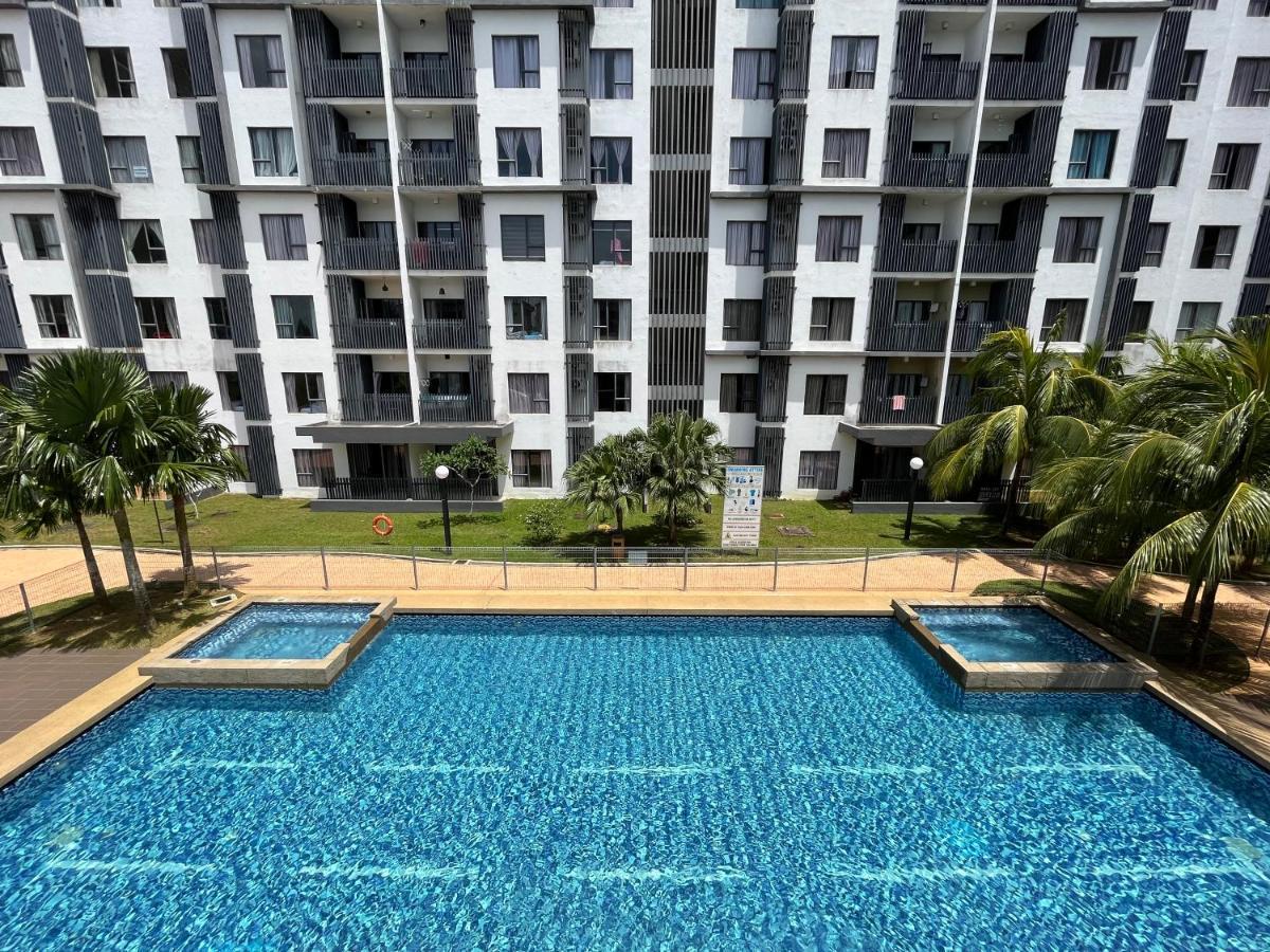 Sg Resort Residence - Beach & Waterpark Kuantan Eksteriør bilde